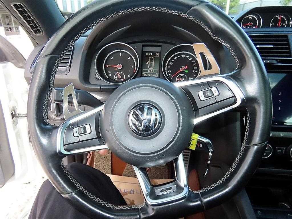 폭스바겐 시로코 2.0 TDI R-LINE 이미지 8