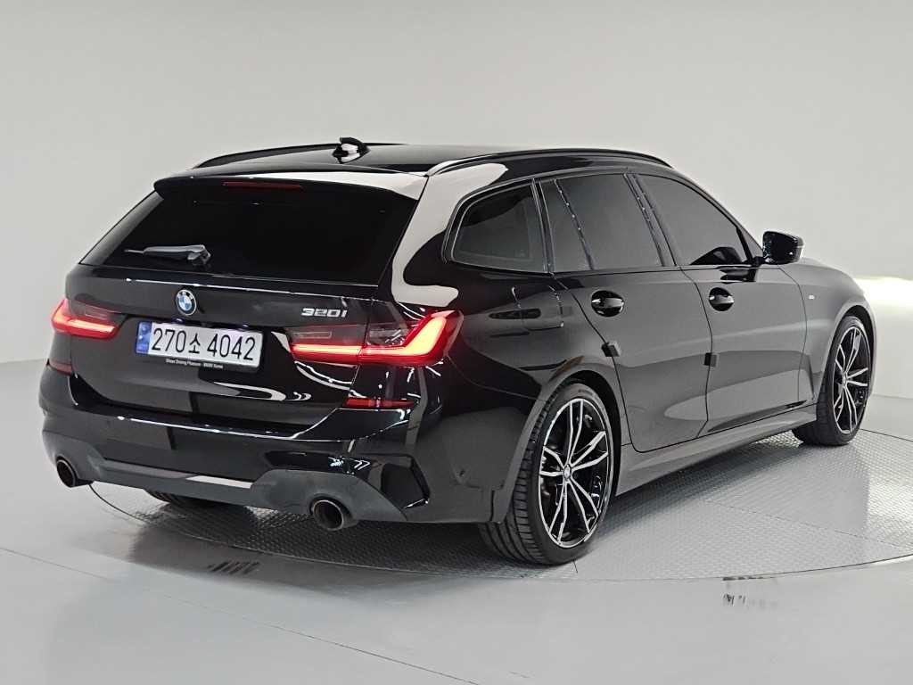 BMW 3시리즈 3시리즈 (G20) 320i 투어링 M 스포츠 이미지 4