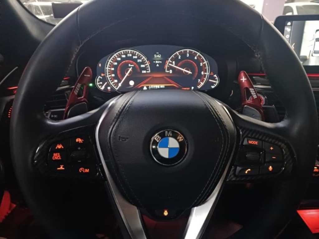 BMW 5시리즈 5시리즈 (G30) 530i xDrive M 스포츠 플러스 이미지 15