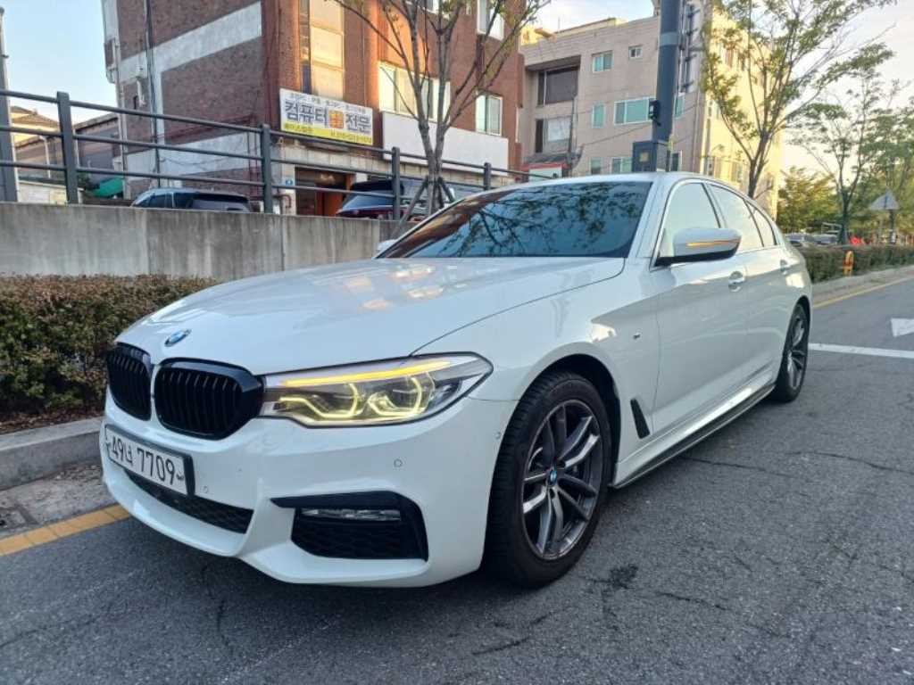 BMW 5시리즈 5시리즈 (G30) 530i xDrive M 스포츠 플러스 이미지 2