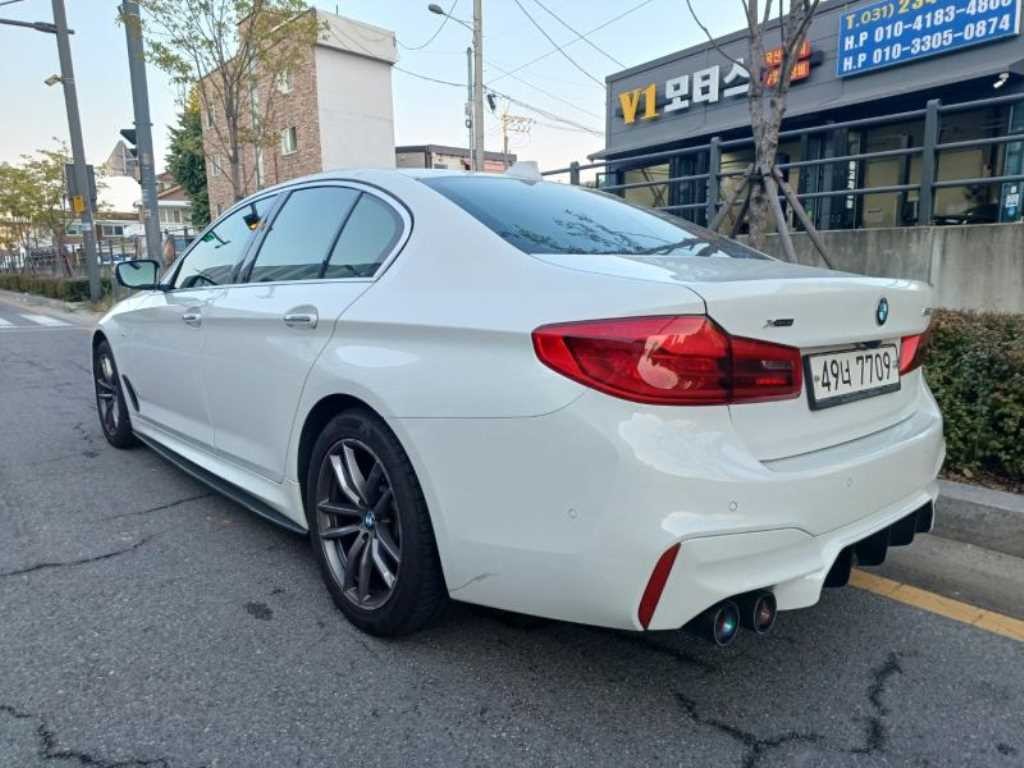BMW 5시리즈 5시리즈 (G30) 530i xDrive M 스포츠 플러스 이미지 4