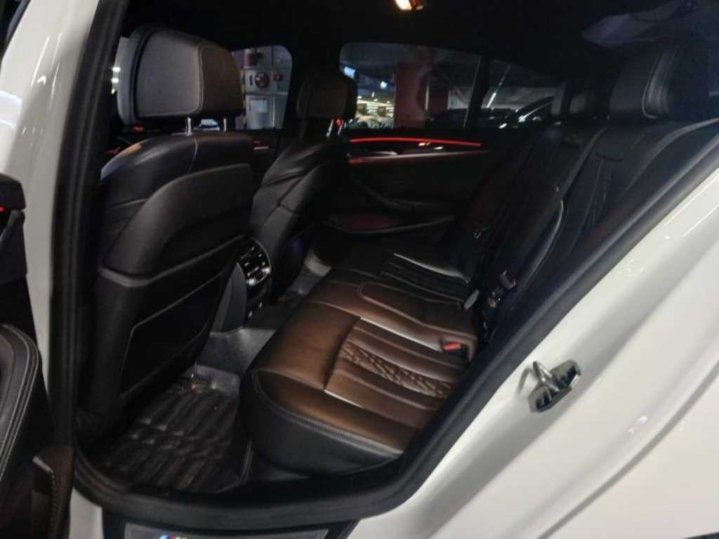 BMW 5시리즈 5시리즈 (G30) 530i xDrive M 스포츠 플러스 이미지 8