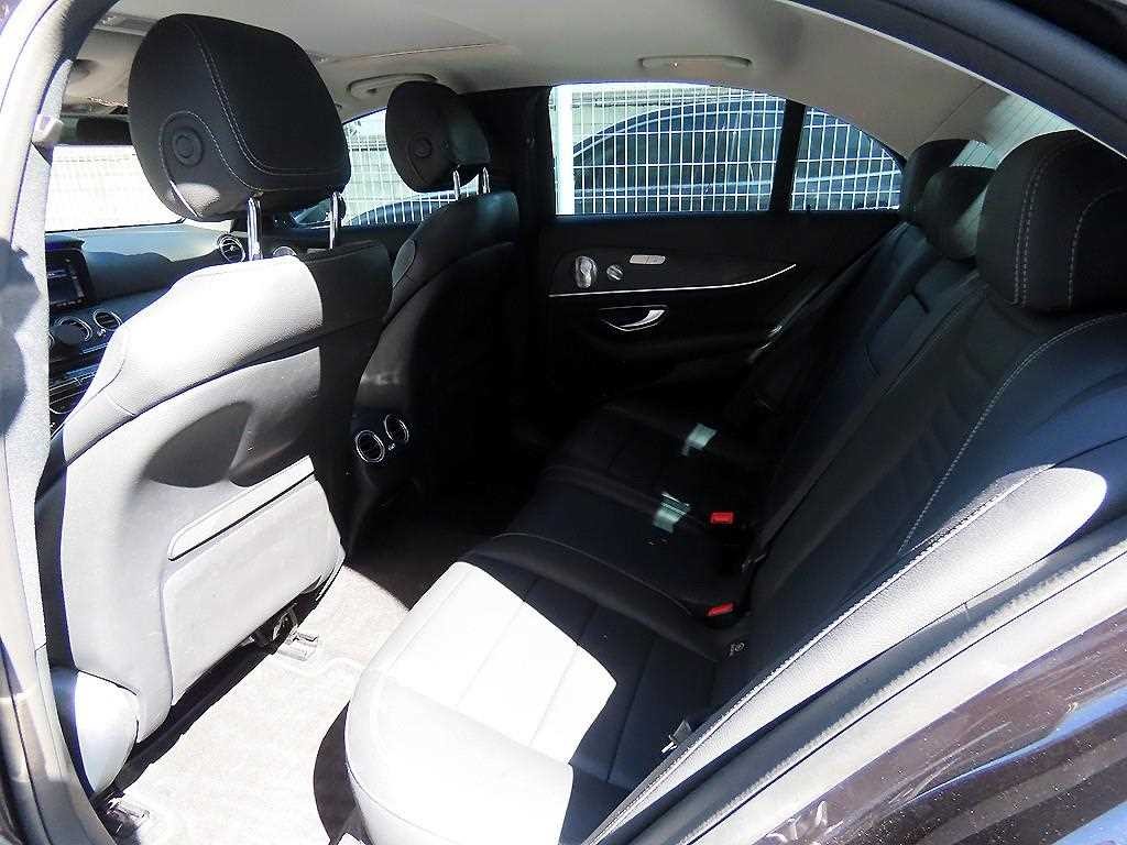 벤츠 E 클래스 E-클래스 W213 E300 4MATIC 아방가르드 이미지 6
