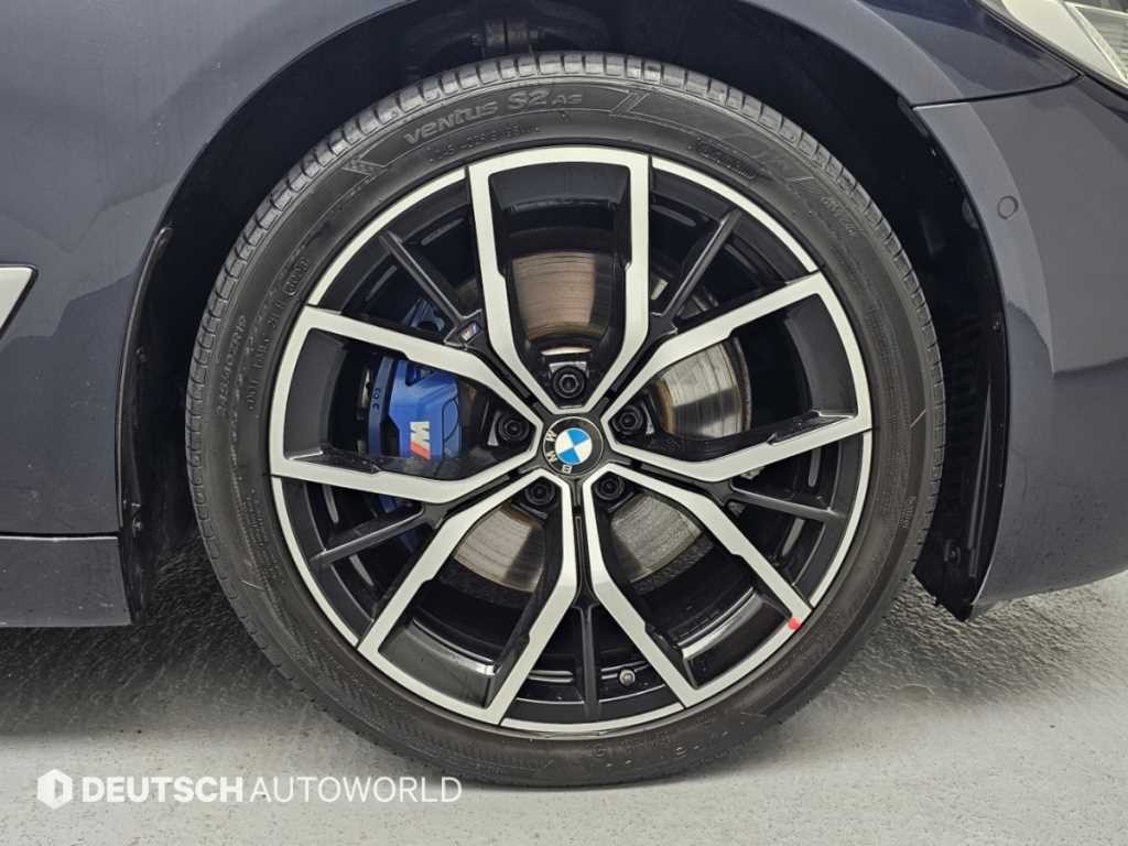 BMW 5시리즈 5시리즈 (G30) 530i xDrive M 스포츠 이미지 5