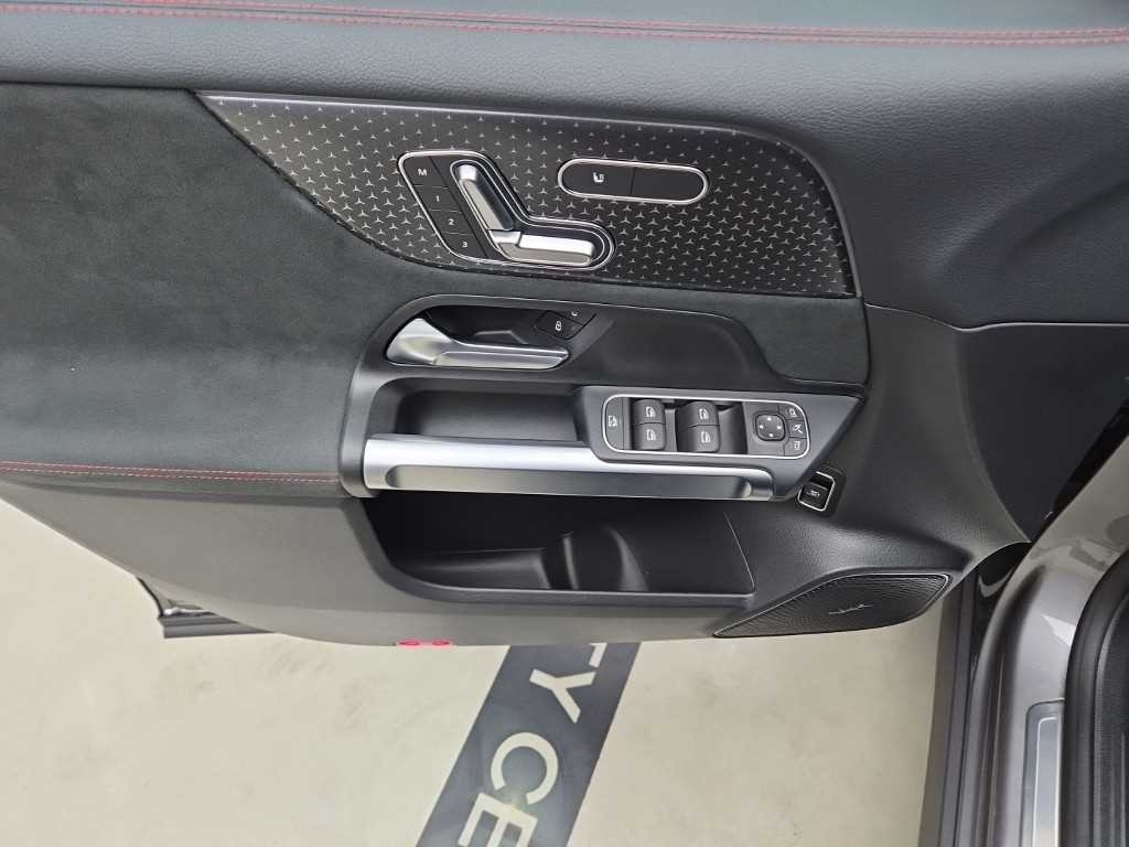 벤츠 EQB EQB (X243) EQB 300 4MATIC 이미지 11