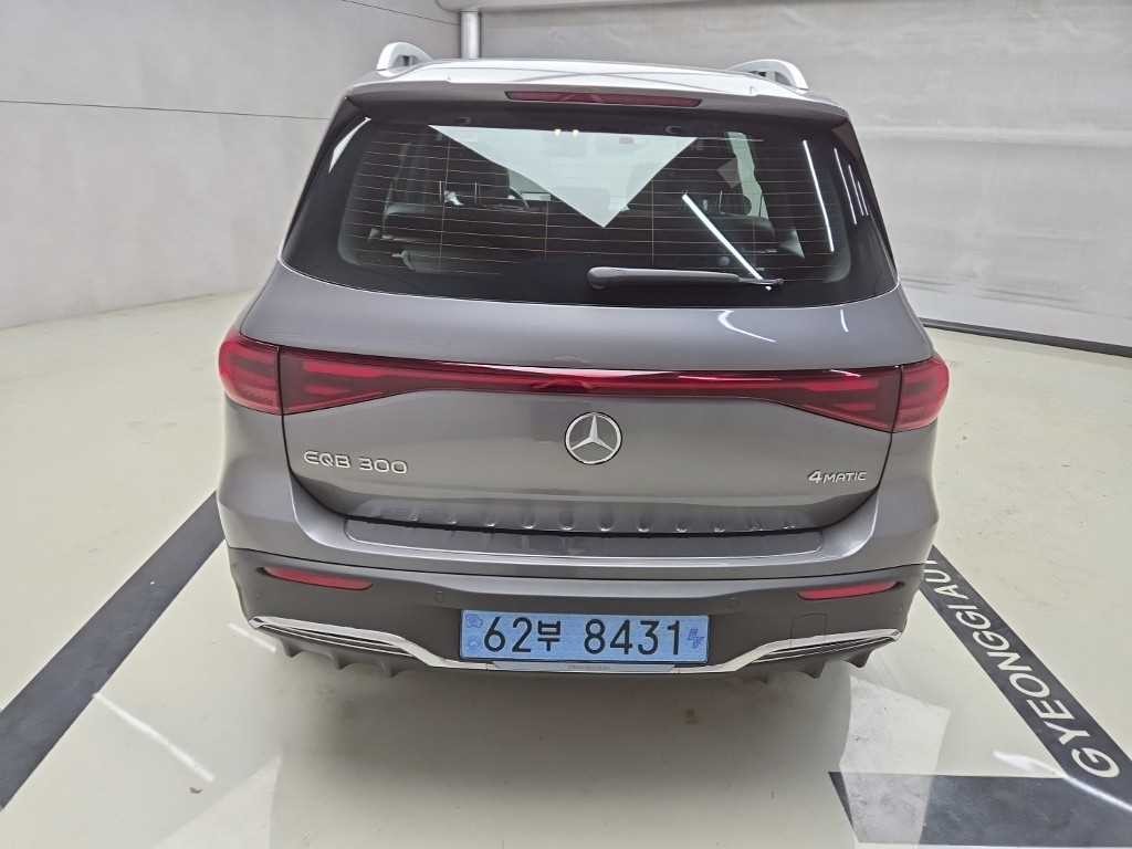 벤츠 EQB EQB (X243) EQB 300 4MATIC 이미지 3