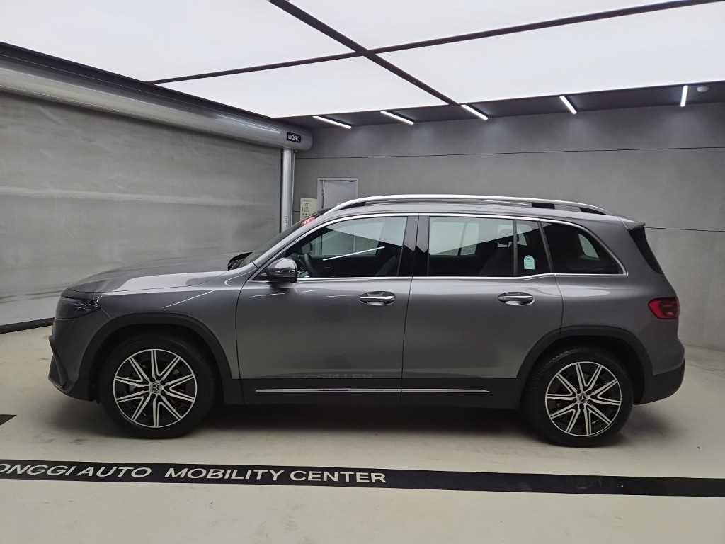 벤츠 EQB EQB (X243) EQB 300 4MATIC 이미지 4