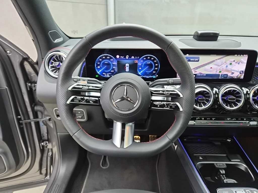 벤츠 EQB EQB (X243) EQB 300 4MATIC 이미지 9