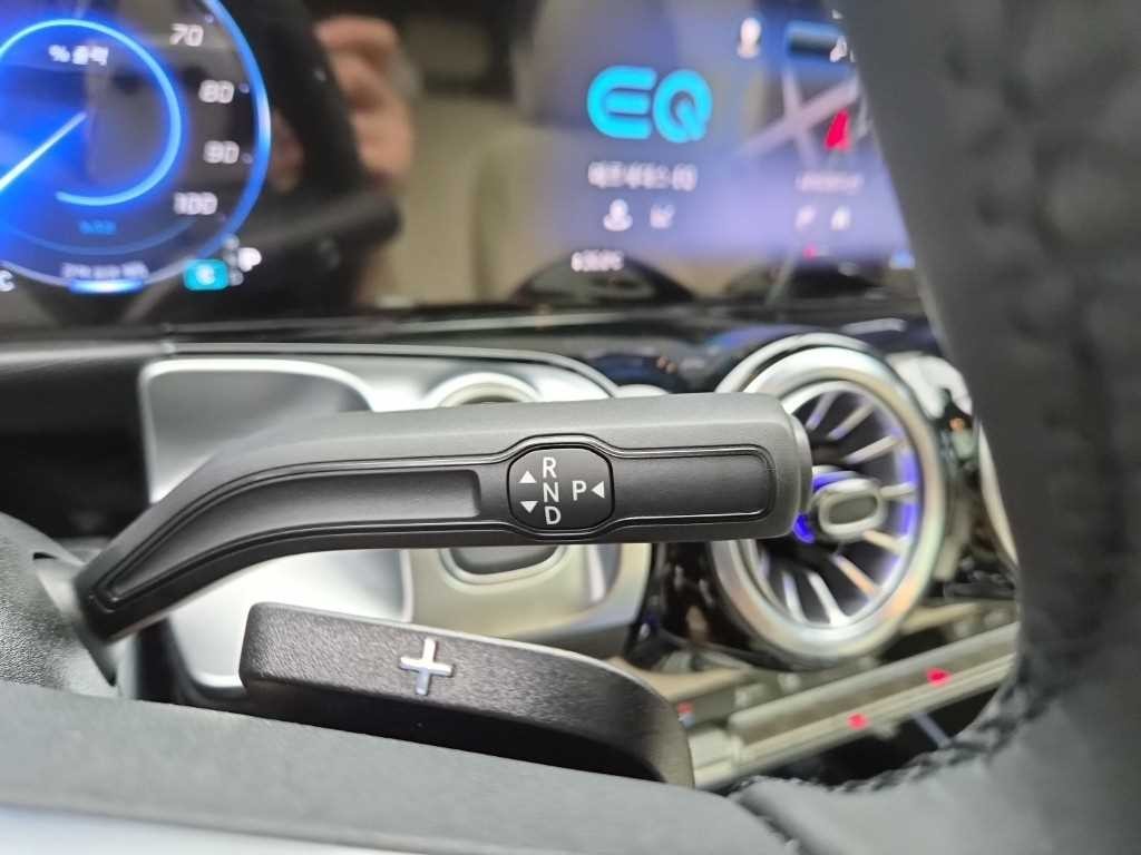 벤츠 EQB EQB (X243) EQB 300 4MATIC 이미지 10