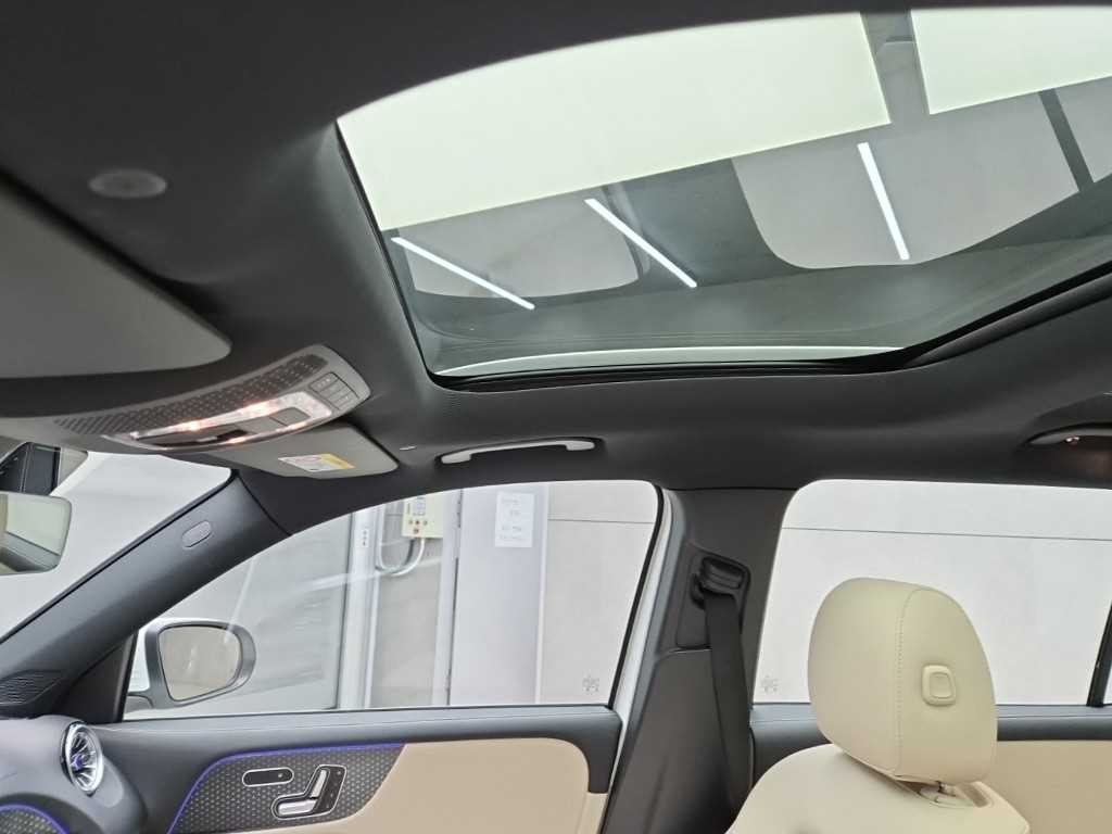 벤츠 EQB EQB (X243) EQB 300 4MATIC 이미지 15