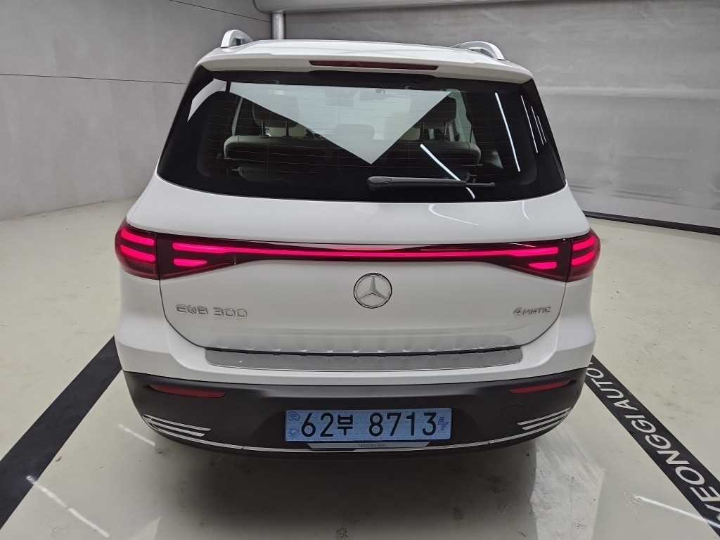 벤츠 EQB EQB (X243) EQB 300 4MATIC 이미지 3