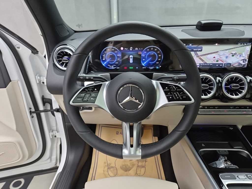 벤츠 EQB EQB (X243) EQB 300 4MATIC 이미지 9