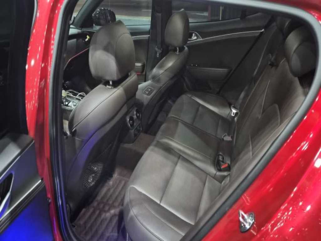 기아 스팅어 가솔린 2.0 터보 2WD 플래티넘 이미지 17