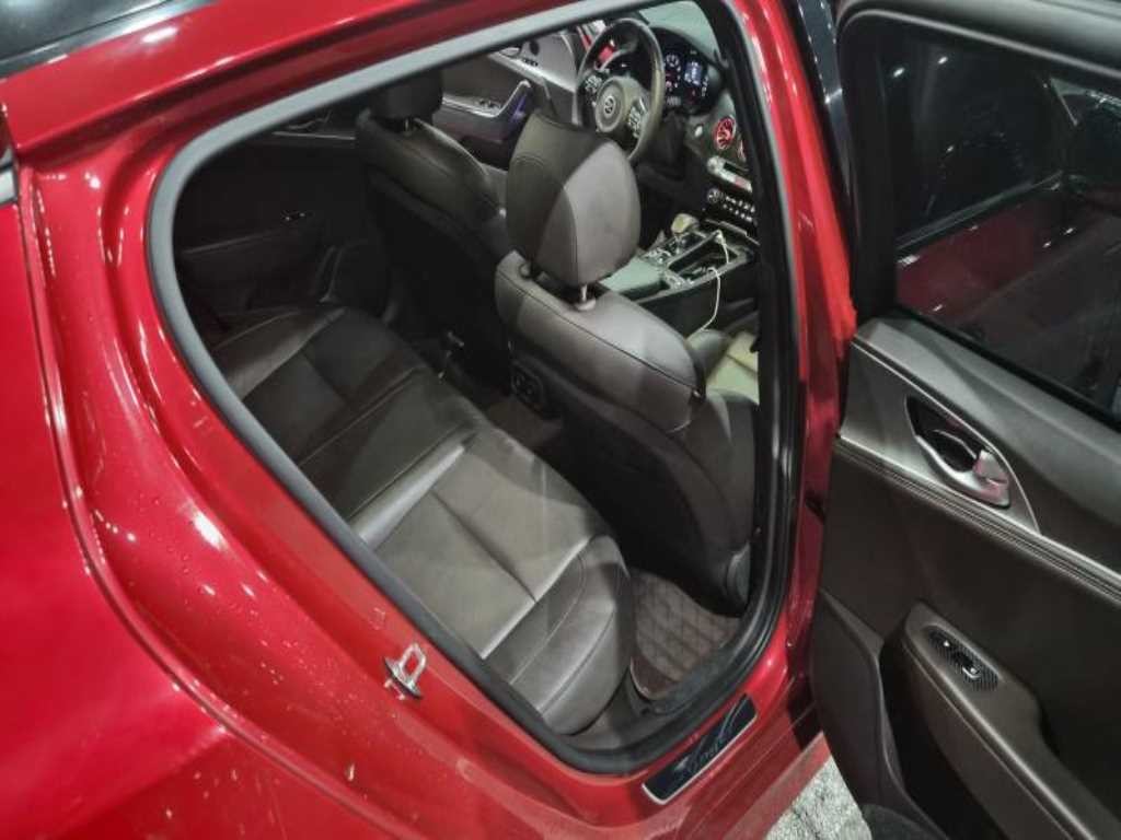 기아 스팅어 가솔린 2.0 터보 2WD 플래티넘 이미지 19