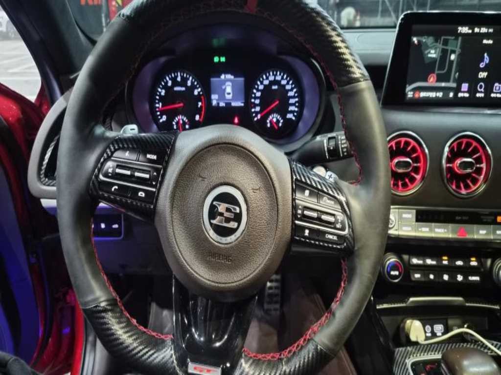 기아 스팅어 가솔린 2.0 터보 2WD 플래티넘 이미지 8