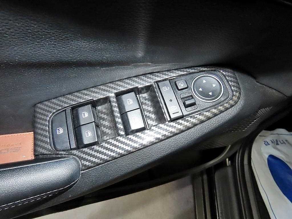 기아 셀토스 가솔린 1.6 터보 4WD 노블레스 이미지 13
