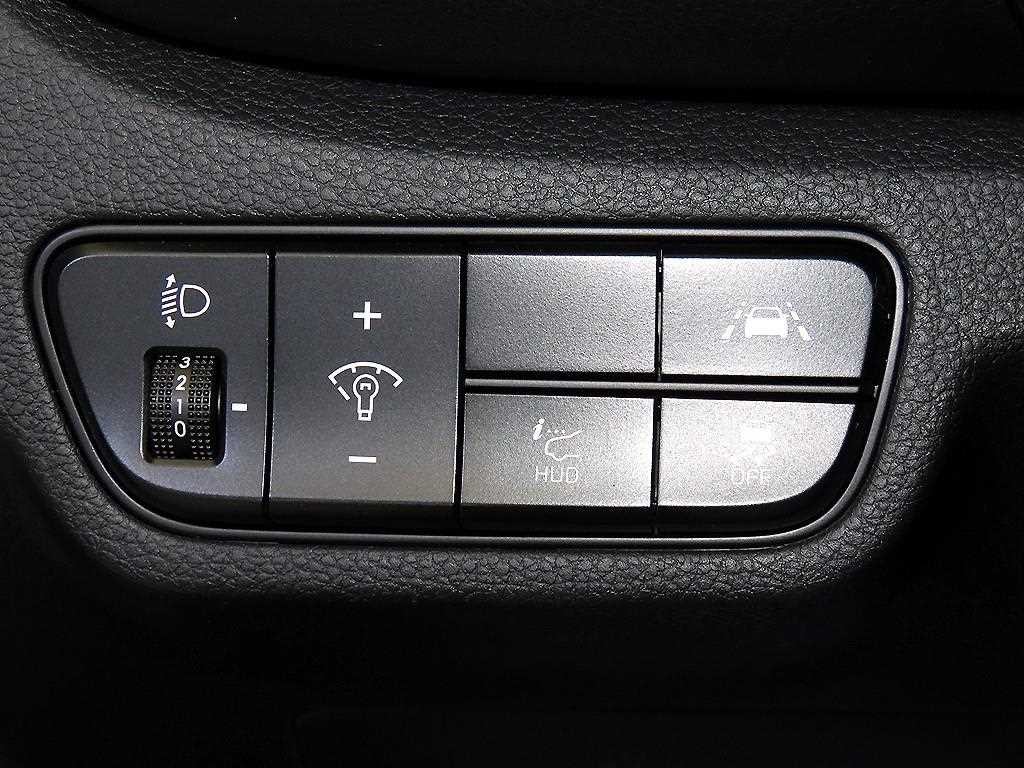 기아 셀토스 가솔린 1.6 터보 4WD 노블레스 이미지 14