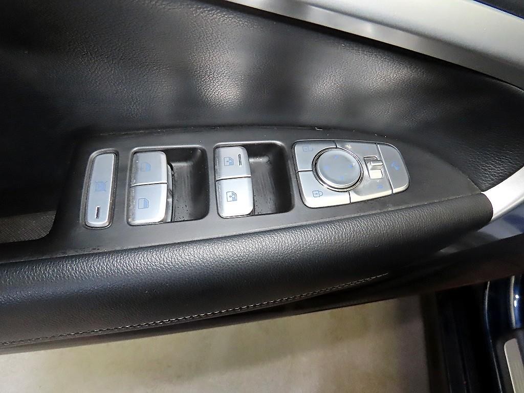 제네시스 G70 2.0T AWD 어드밴스드 이미지 13