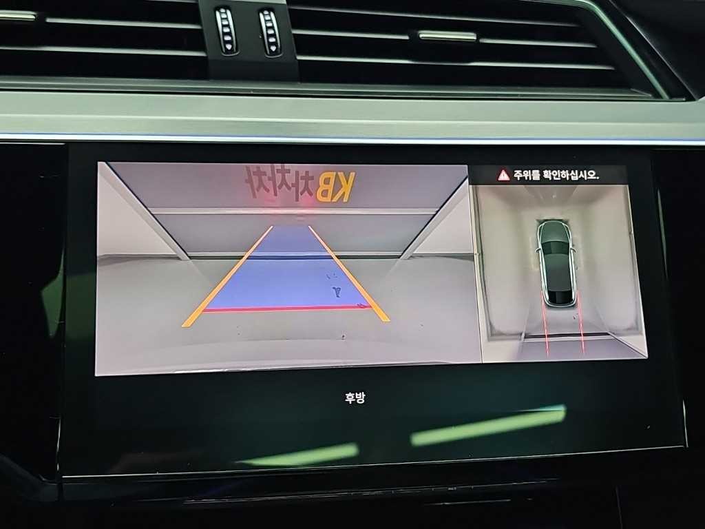 아우디 e-트론 55 콰트로 스포트백 이미지 16