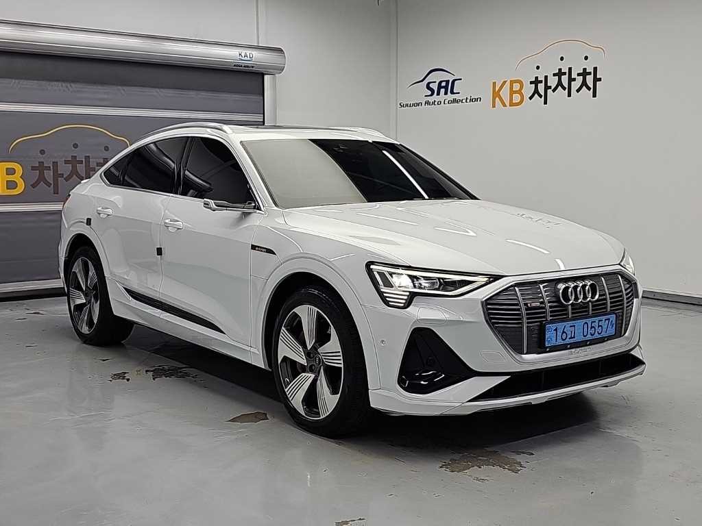 아우디 e-트론 55 콰트로 스포트백 이미지 4