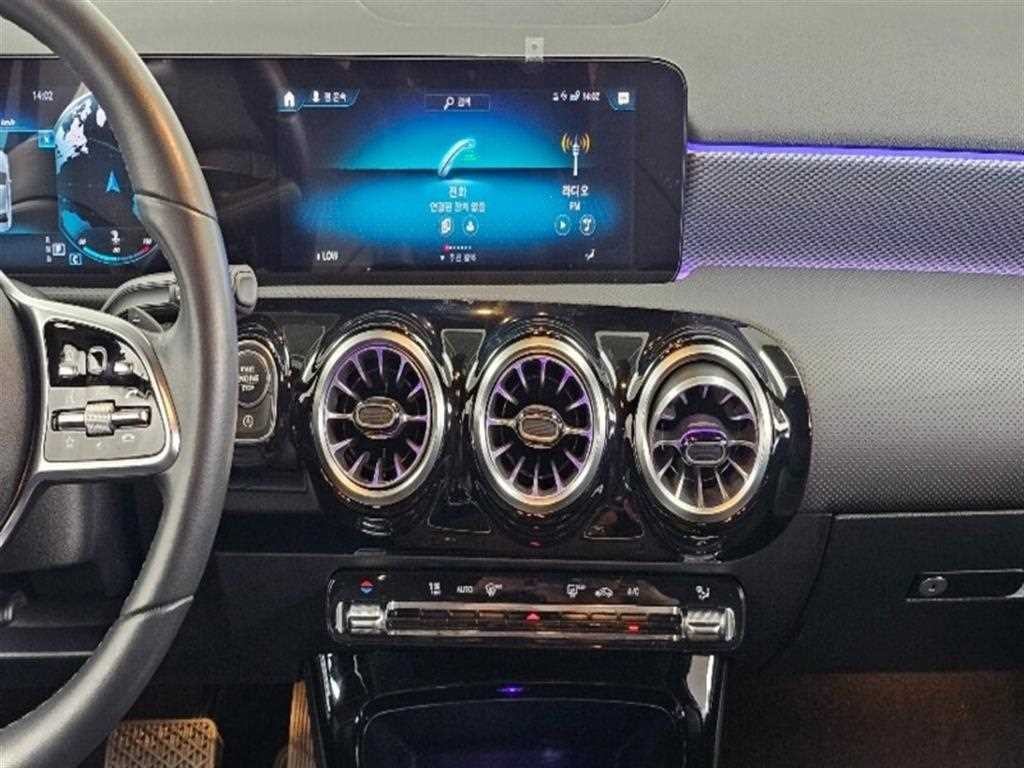 벤츠 A 클래스 A클래스 W177 A220 세단 이미지 14