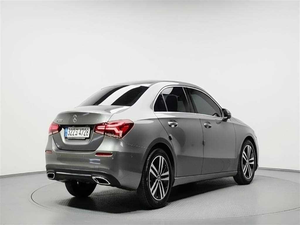 벤츠 A 클래스 A클래스 W177 A220 세단 이미지 2