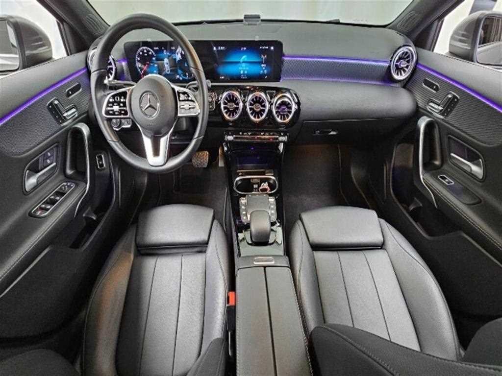 벤츠 A 클래스 A클래스 W177 A220 세단 이미지 7