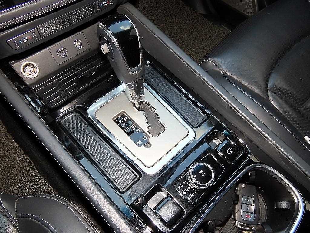 KG모빌리티(쌍용) 렉스턴 G4렉스턴 디젤 2.2 4WD 헤리티지 이미지 10