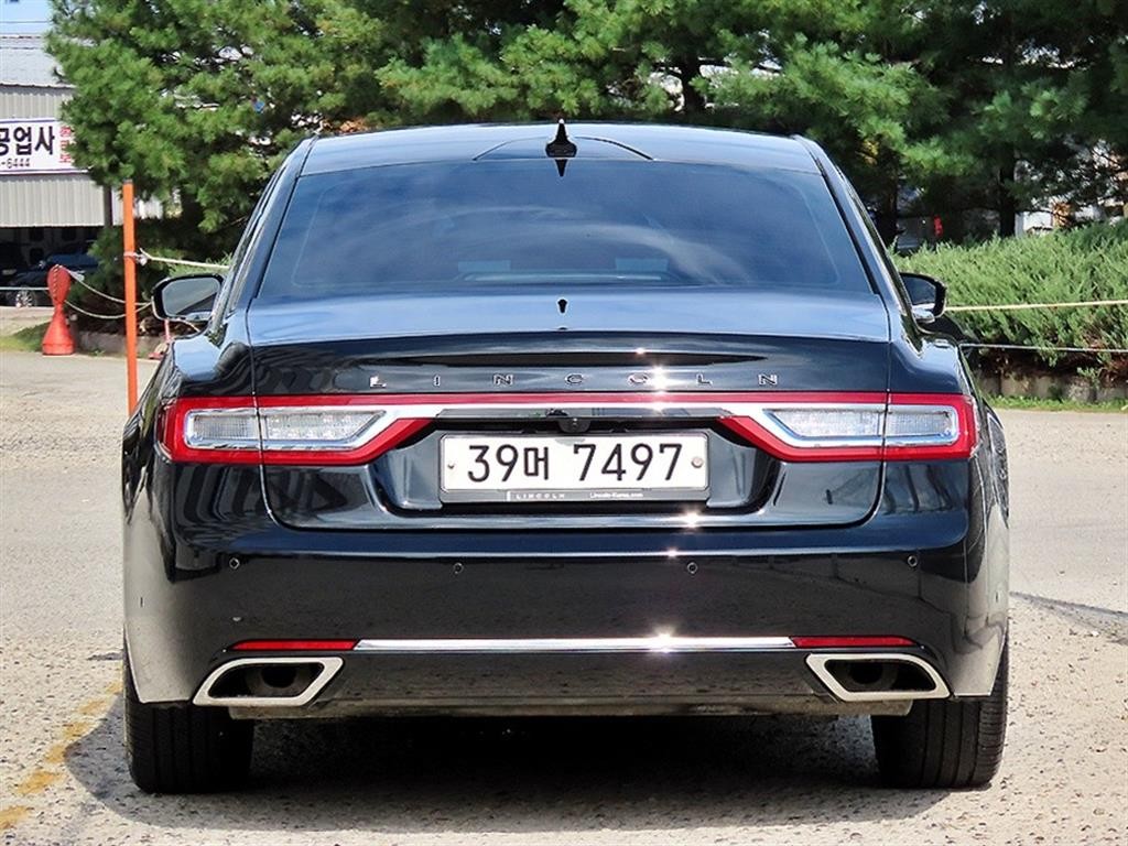 링컨 컨티넨탈 컨티넨탈 10세대 3.0 AWD 블랙라벨 이미지 4