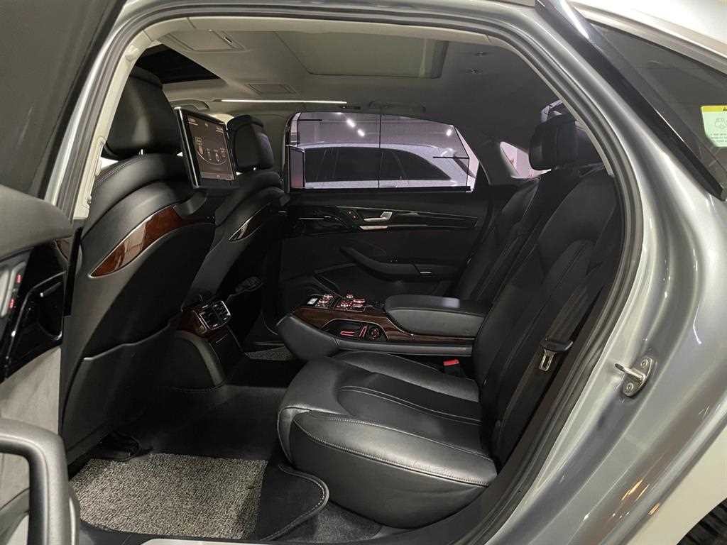 아우디 A8 뉴A8 3.0 TFSI 콰트로 LWB 이미지 19