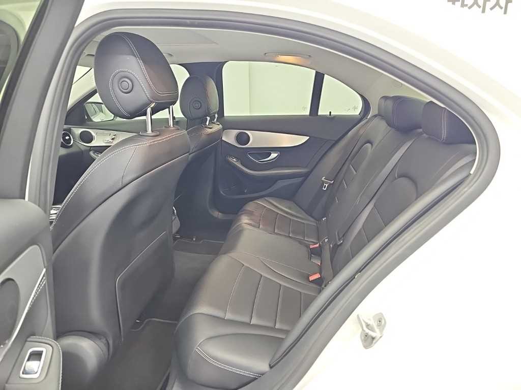 벤츠 C 클래스 C클래스 W205 C200 아방가르드 이미지 12
