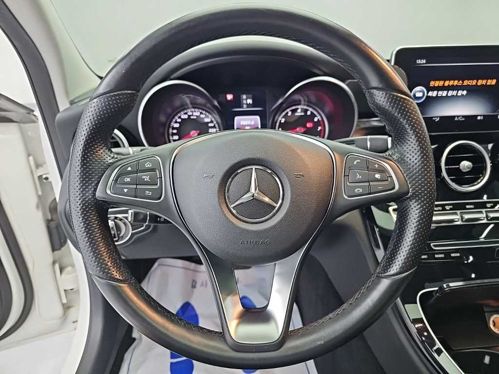벤츠 C 클래스 C클래스 W205 C200 아방가르드 이미지 9
