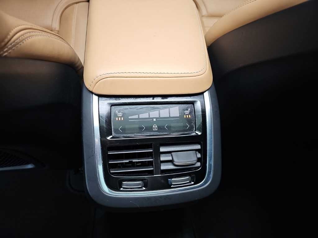 볼보 XC60 XC60(2세대) D4 AWD 인스크립션 이미지 13
