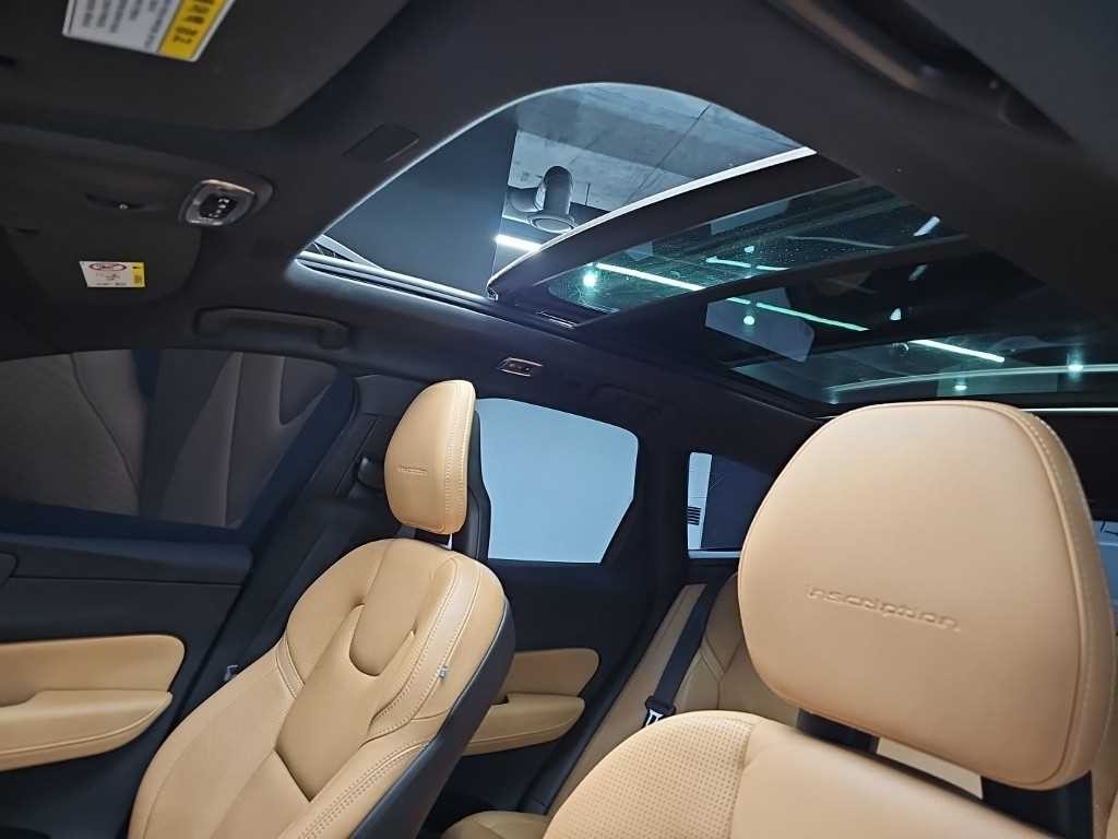 볼보 XC60 XC60(2세대) D4 AWD 인스크립션 이미지 14
