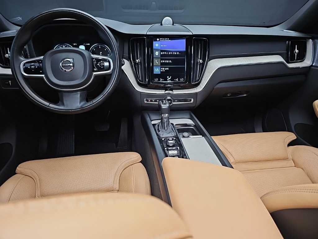 볼보 XC60 XC60(2세대) D4 AWD 인스크립션 이미지 7