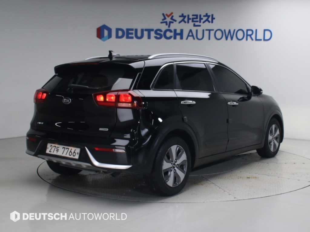 기아 니로 1.6 하이브리드 럭셔리 이미지 2