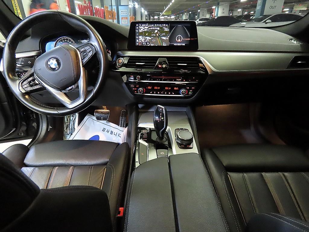 BMW 5시리즈 5시리즈 (G30) 520d M 스포츠 이미지 10