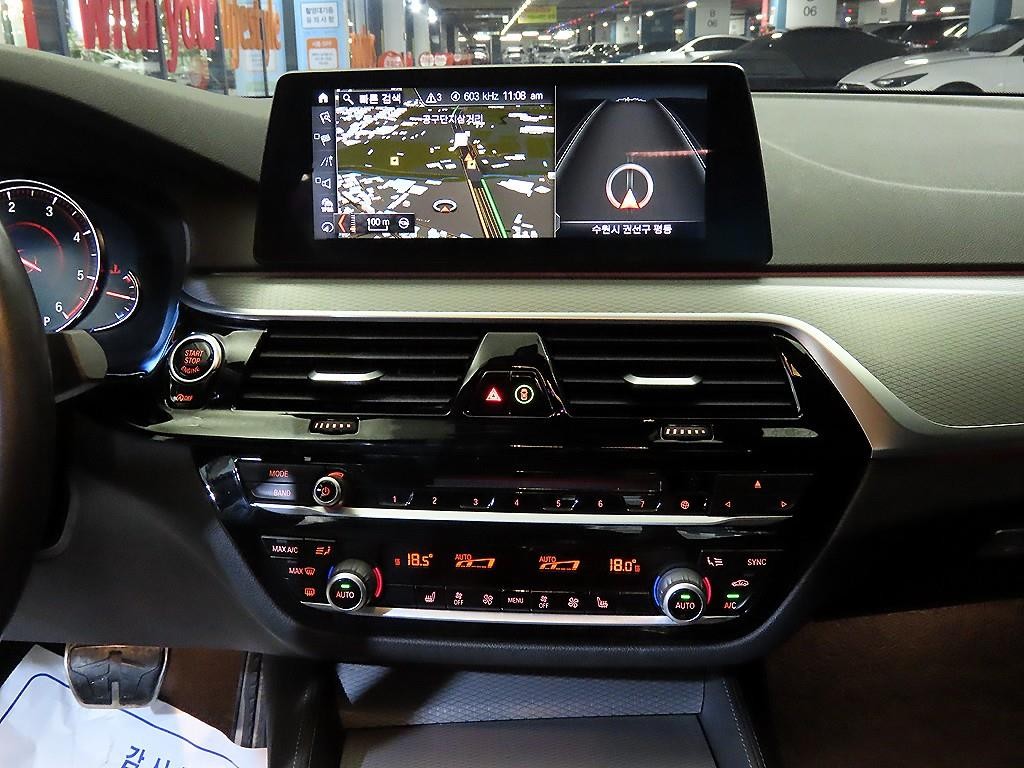 BMW 5시리즈 5시리즈 (G30) 520d M 스포츠 이미지 11