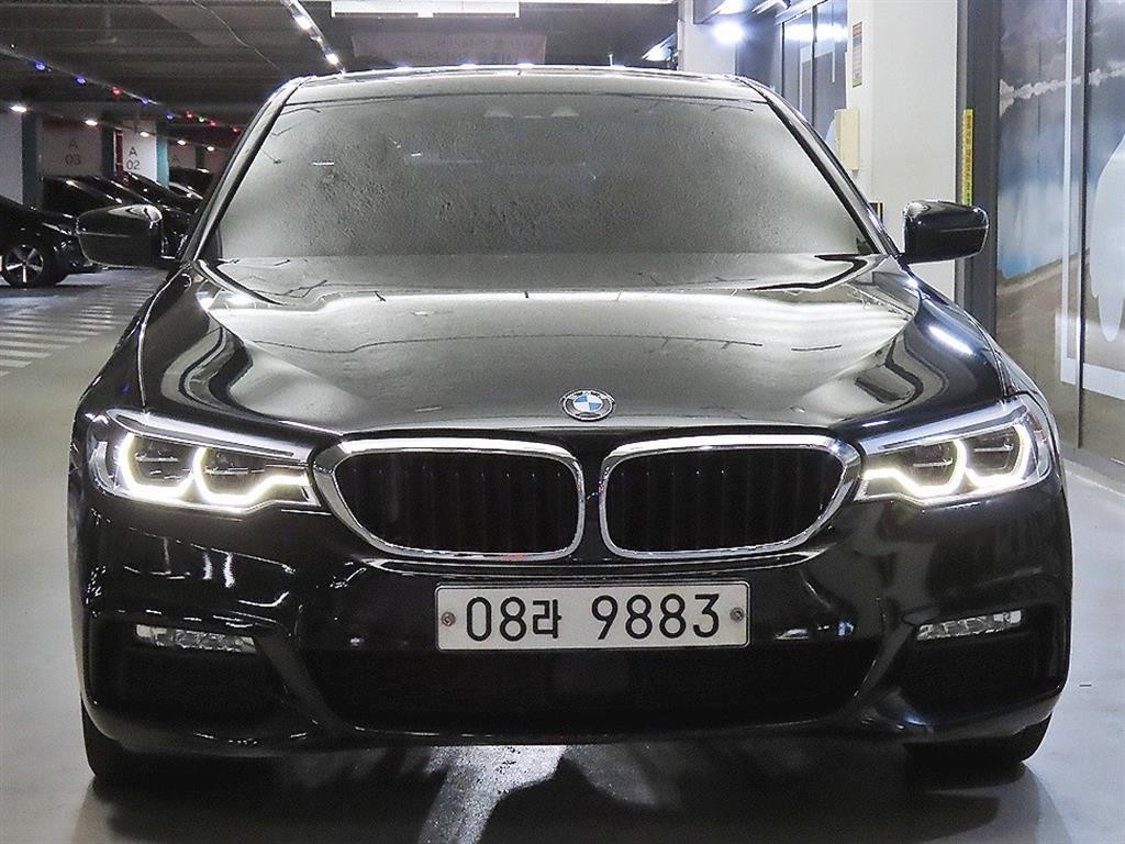 BMW 5시리즈 5시리즈 (G30) 520d M 스포츠 이미지 2