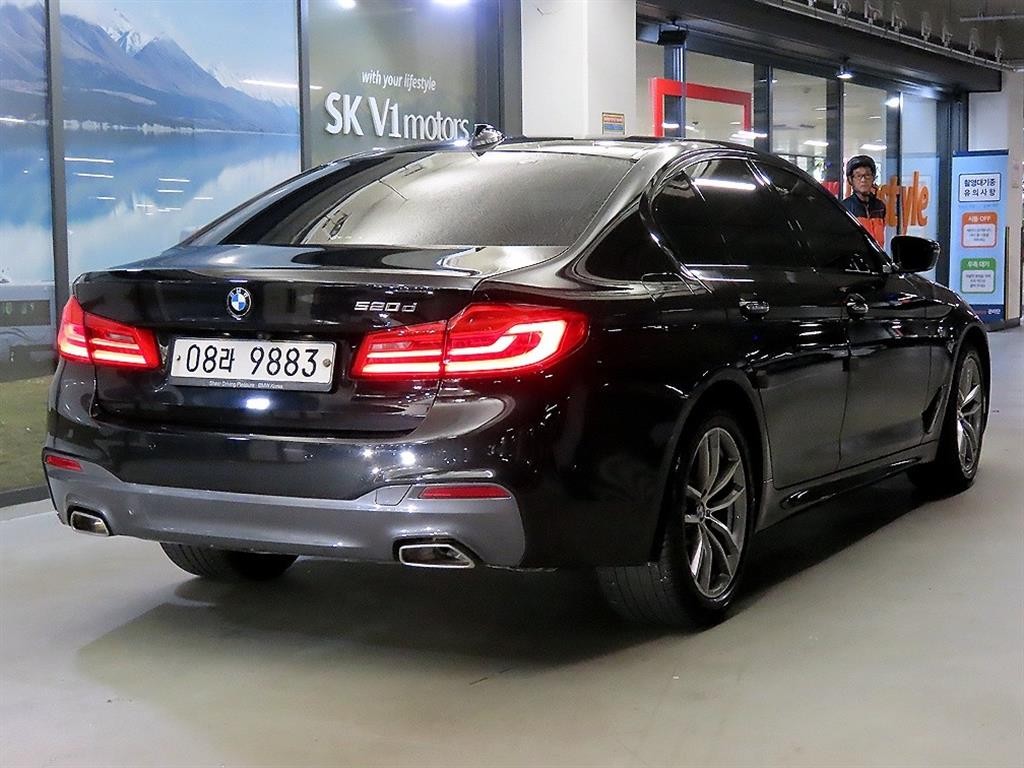 BMW 5시리즈 5시리즈 (G30) 520d M 스포츠 이미지 4