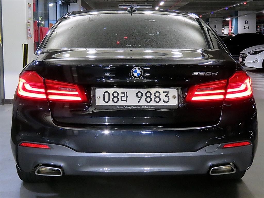 BMW 5시리즈 5시리즈 (G30) 520d M 스포츠 이미지 5