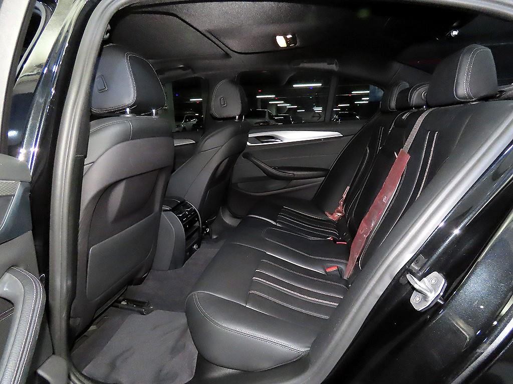 BMW 5시리즈 5시리즈 (G30) 520d M 스포츠 이미지 7