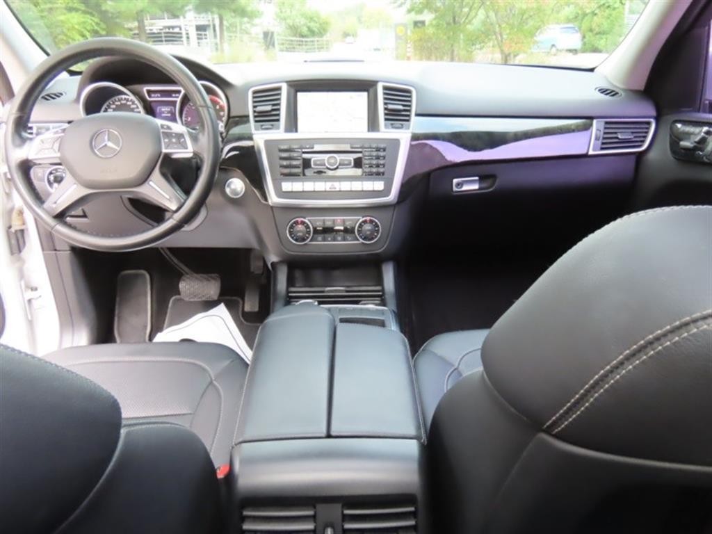 벤츠 M 클래스 뉴 M클래스 W166 ML350 블루텍 4매틱 이미지 15