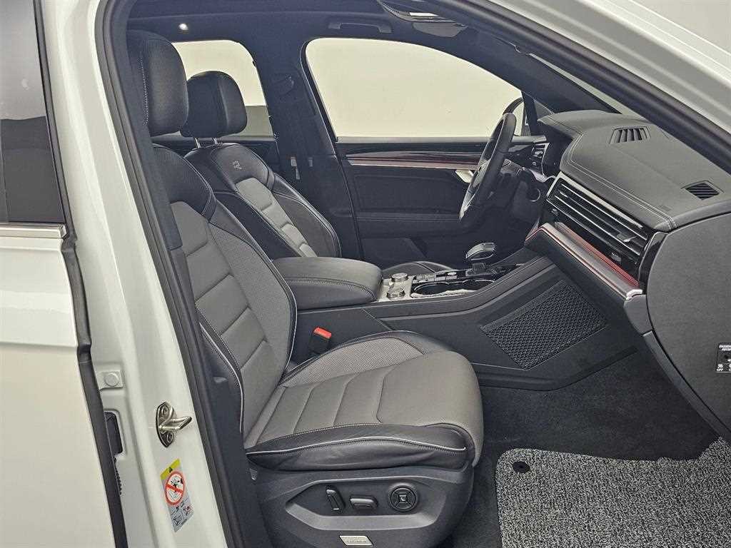 폭스바겐 투아렉 투아렉 3세대 3.0 TDI R라인 이미지 10