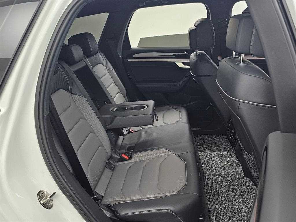 폭스바겐 투아렉 투아렉 3세대 3.0 TDI R라인 이미지 12