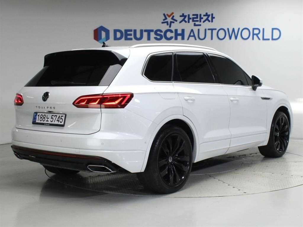 폭스바겐 투아렉 투아렉 3세대 3.0 TDI R라인 이미지 2