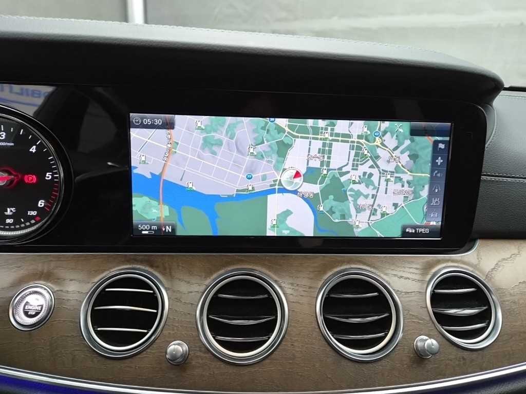 벤츠 E 클래스 E-클래스 W213 E220d 4MATIC 익스클루시브 이미지 13