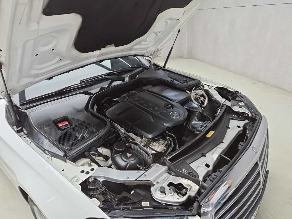 벤츠 E 클래스 E-클래스 W213 E220d 4MATIC 익스클루시브 이미지 16