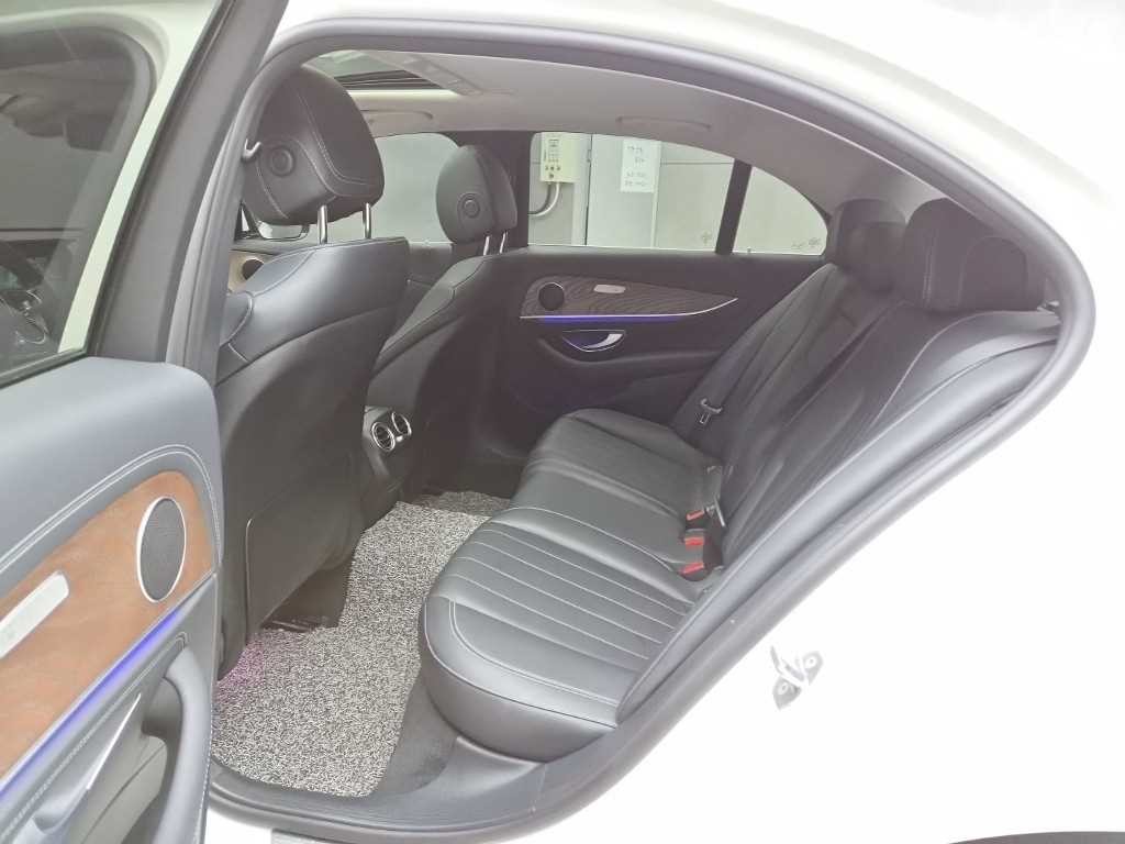 벤츠 E 클래스 E-클래스 W213 E220d 4MATIC 익스클루시브 이미지 6
