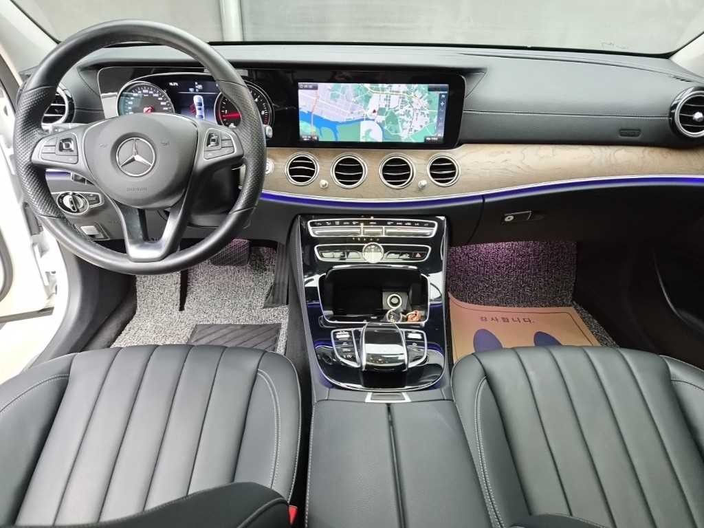 벤츠 E 클래스 E-클래스 W213 E220d 4MATIC 익스클루시브 이미지 7